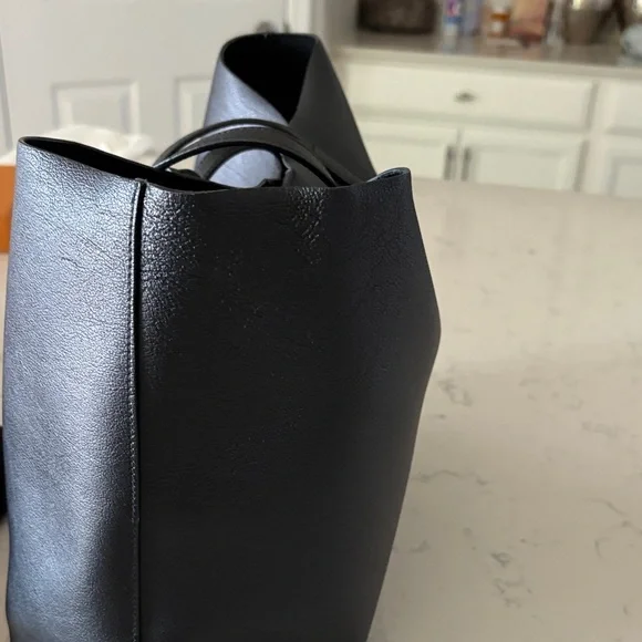 Saint Laurent Classic Black Leather Tote and Wallet - Picture 13 of 16
